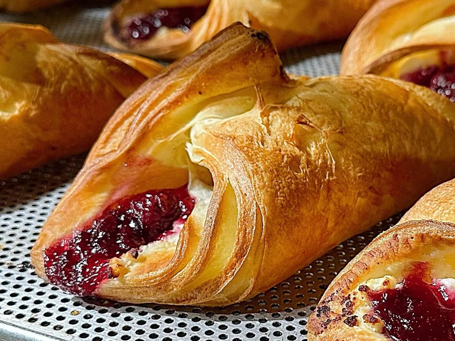 Túrós-meggyes papucs 120g