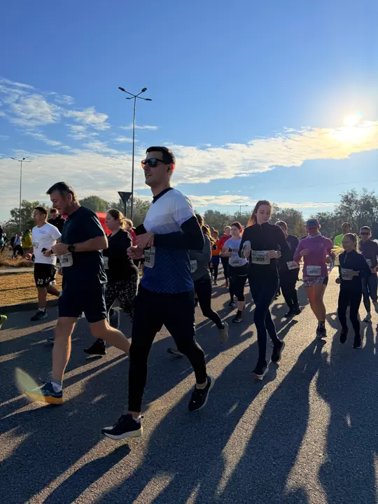 A mezőny közepe az első száz méteren